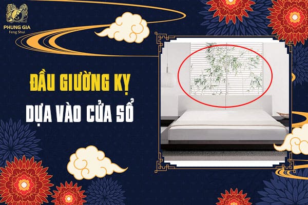 Đầu Giường Kỵ Dựa Vào Cửa Sổ